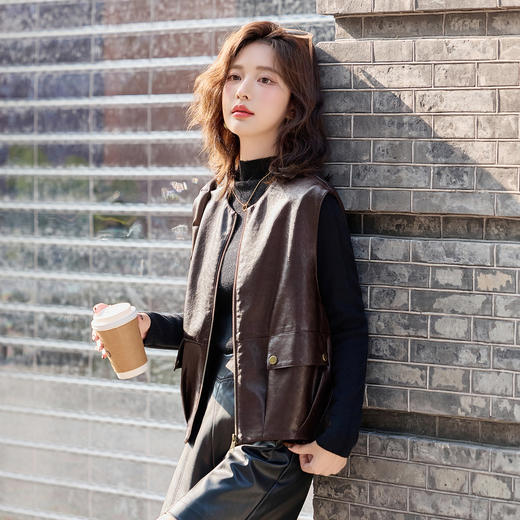 WAY81022025新款时尚宽松皮衣外套女短款小个子高级感机车服皮夹克上衣 商品图0