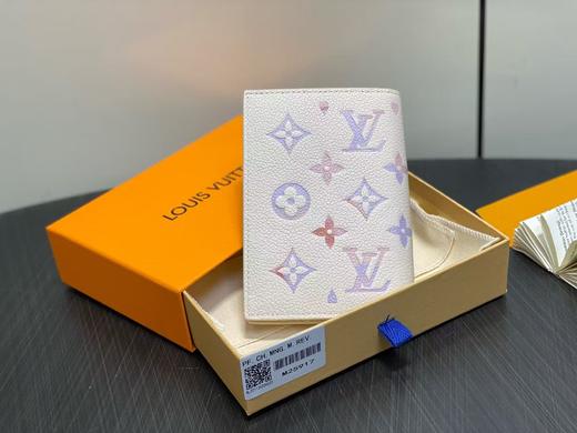 驴家 M25917米白 七夕限定幻彩全皮护照夹护照套（LZ*MM） 商品图5