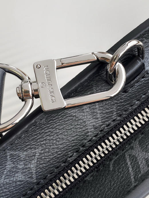 春季特惠💰1100 原单LV 男士包包M11742 变码芯片 黑花公文包 商品图6