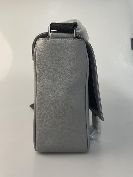 【现货超惠秒】Emporio Armani  男士 真皮防风雨 翻盖单肩包 10164 商品图4