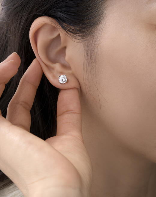 伽罗JALO E1款 VVS级 D色18K圆形培育钻石耳钉 商品图0