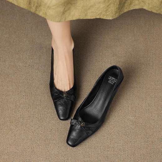 【预售5天】真皮复古蝴蝶结一脚蹬浅口单鞋女英伦风山茶花通勤小皮鞋DJ&GX7600 商品图1