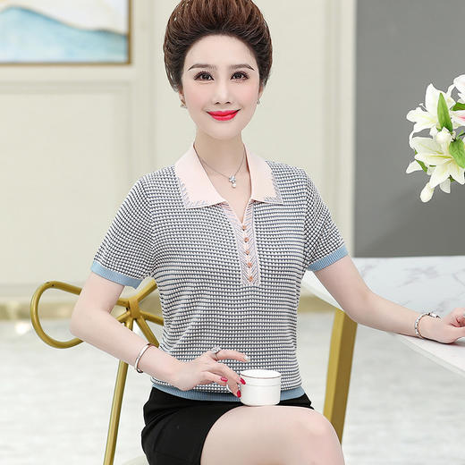 W547-29909-85-1382025新款妈妈夏装翻领高档冰丝短袖t恤洋气小衫中老年女时尚上衣 商品图0