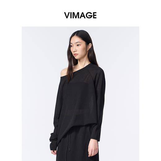 VIMAGE纬漫纪一字领黑色罩衫慵懒风T恤V2402101 商品图1