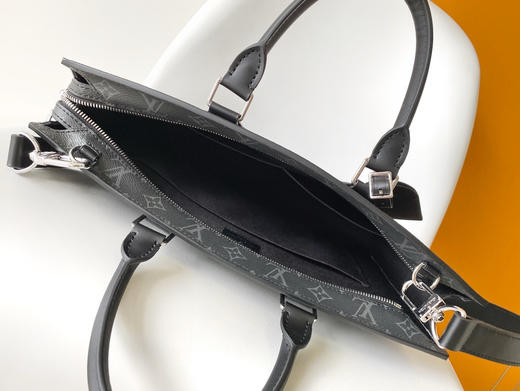 春季特惠💰1100 原单LV 男士包包M11742 变码芯片 黑花公文包 商品图7