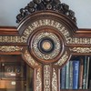 独角鹿西洋古董法国出品卷叶纹及胜利旗帜主题布勒镶嵌装饰南锡世博会奖牌实木玻璃展示柜 商品缩略图8