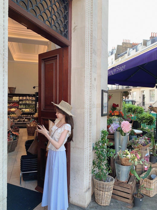 金蘑菇菇  小苍兰 /设计感短款收腰衬衫+半裙 商品图7