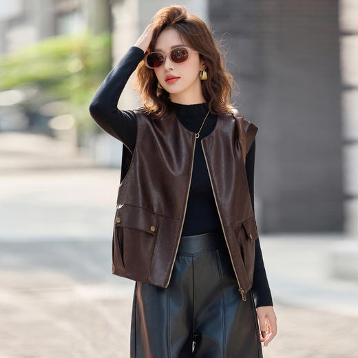 WAY81022025新款时尚宽松皮衣外套女短款小个子高级感机车服皮夹克上衣 商品图2