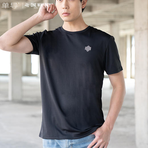 短袖运动圆领健身跑步速干吸湿干爽户外T恤时尚宽松透气上衣T恤男 商品图1