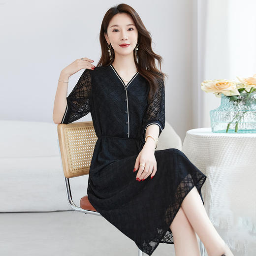 轻奢大码V领减龄连衣裙，重工绣花真丝连衣裙SM-82501677 商品图2