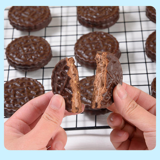 【中欧班列精选】俄罗斯三明治 俄罗斯原装进口三明治饼干 拉迈尔牌巧克力味饼干500g/袋 商品图5