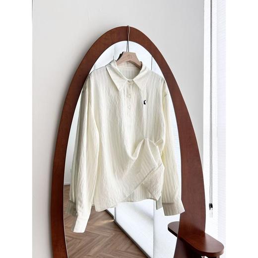 早秋衬衫 小兔刺绣长袖POLO衬衫 提花暗纹在阳光下若隐若现 半开襟POLO领修饰颈部线条 商品图4