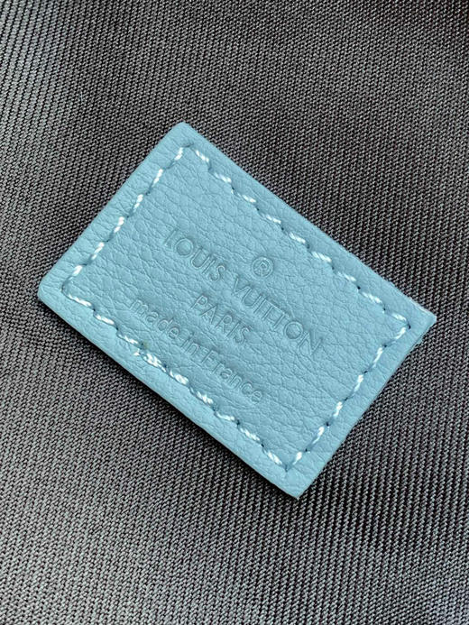 夏季特惠💰980 原单LV胸包腰包 M14782浅蓝 原单 变码芯片163c 全皮压花胸包腰包 Rush 腰包 商品图8