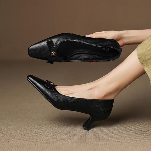 【预售5天】真皮复古蝴蝶结一脚蹬浅口单鞋女英伦风山茶花通勤小皮鞋DJ&GX7600 商品图2