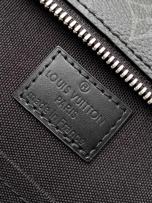 春季特惠💰1100 原单LV 男士包包M11742 变码芯片 黑花公文包 商品图8