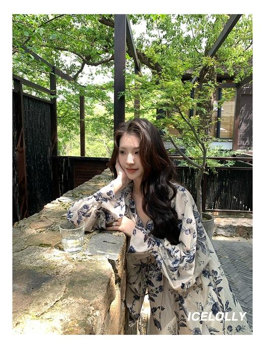 大美水墨蓝花卉印花大廓形木耳花边系带灯笼袖天丝衫 商品图3