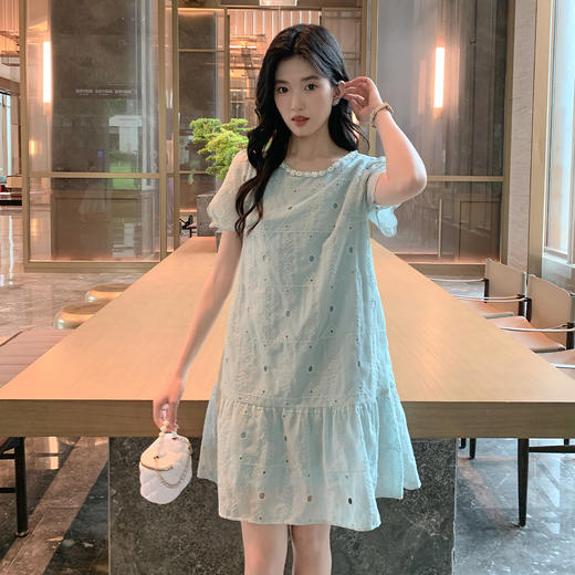 奢姿大码女装2026夏季短袖度假宽松刺绣提花减龄气质连衣裙9952853326 商品图1