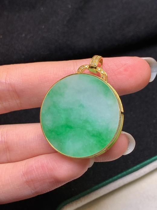 圆牌翡翠吊坠 商品图1
