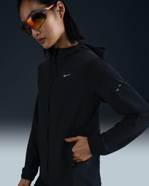 Nike 耐克Swift Repel 女子拒水可收纳跑步夹克防晒衣HQ0651-010 商品图0