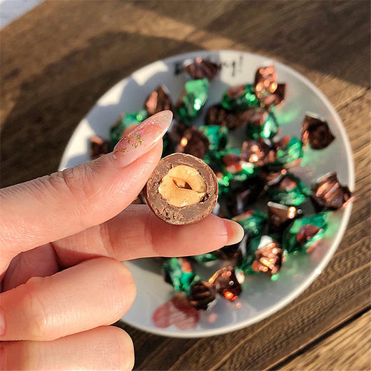 【中欧班列精选】WWJ俄罗斯糖果 原装进口巧克力榛子仁糖500g/袋 商品图6