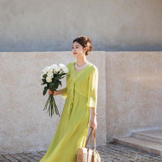 【林栖设计小店】【林栖推荐】（现货）麦穗绣花绿色真丝连衣裙女2025早秋100%桑蚕丝连衣裙N1953320 商品图8