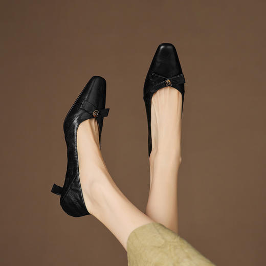 【预售5天】真皮复古蝴蝶结一脚蹬浅口单鞋女英伦风山茶花通勤小皮鞋DJ&GX7600 商品图4