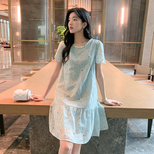 奢姿大码女装2026夏季短袖度假宽松刺绣提花减龄气质连衣裙9952853326 商品图0