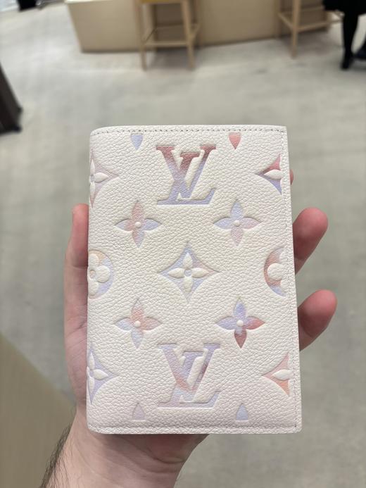 驴家 M25917米白 七夕限定幻彩全皮护照夹护照套（LZ*MM） 商品图2