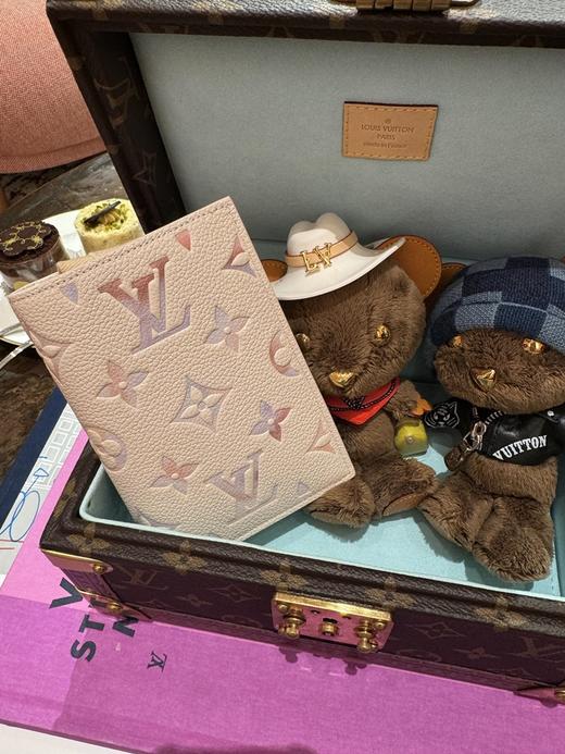 驴家 M25917米白 七夕限定幻彩全皮护照夹护照套（LZ*MM） 商品图3