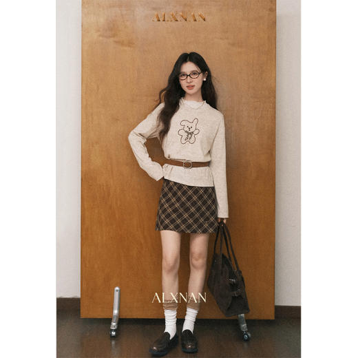 鹿向南「温柔小熊梦」杏色圆领长袖T恤早秋新款百搭宽松上衣女装 商品图4