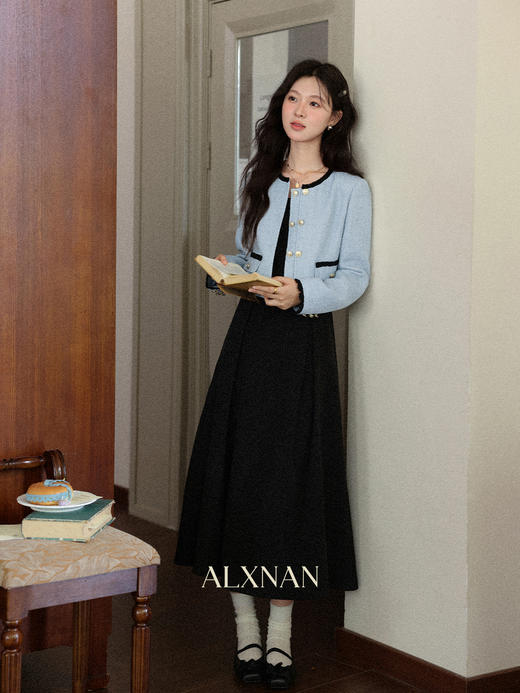 鹿向南「风铃絮语」气质黑色背心吊带连衣裙女初秋显瘦A字长裙子 商品图2