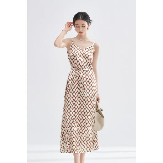 米思阳2026春季复古风优雅几何印花吊带连衣裙宽松收腰中长款裙子女3026 商品图2