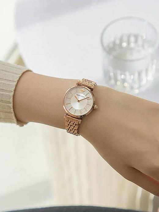 ¥1480🇺🇸阿玛尼AR11446，满天星女款手表，耀眼水钻环绕，为这款手表增添了璀璨的典雅华贵的气质。整个人都光芒四射，2024年春季周雨彤同款 商品图5