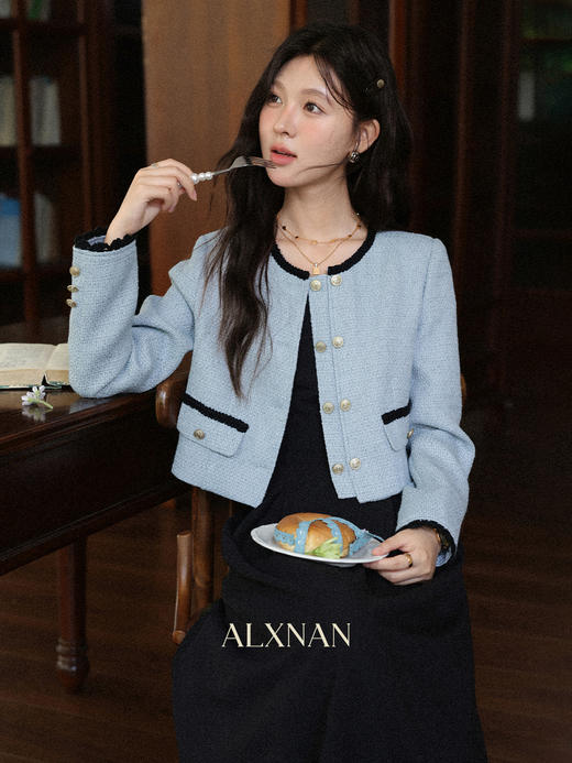 鹿向南「风铃絮语」气质黑色背心吊带连衣裙女初秋显瘦A字长裙子 商品图4