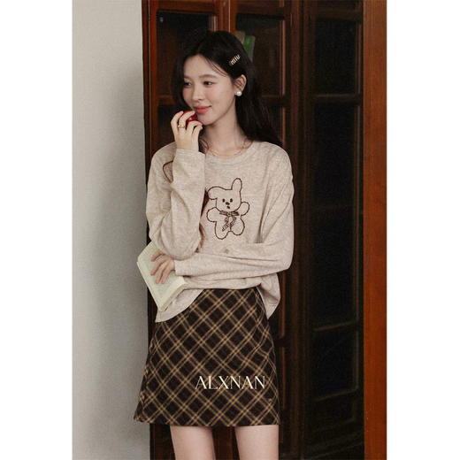 鹿向南「温柔小熊梦」杏色圆领长袖T恤早秋新款百搭宽松上衣女装 商品图3