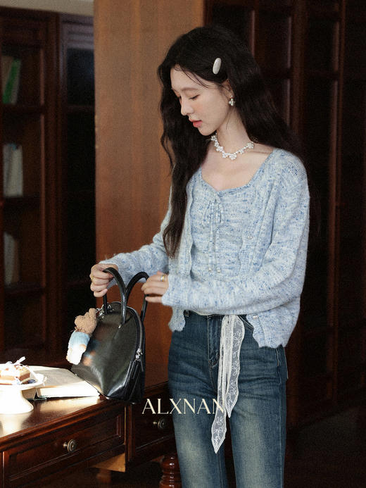 【65折秒杀】鹿向南「奶油糖霜」蓝色长袖针织衫早秋新款小众外搭开衫上衣女 商品图1