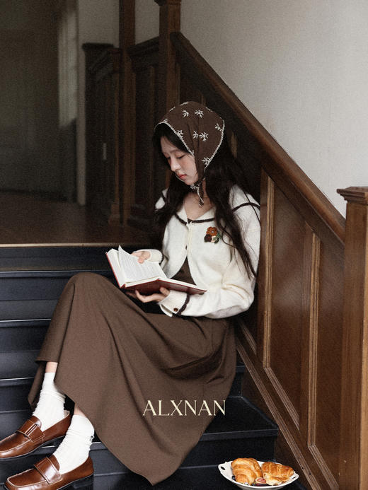 鹿向南「松香书页」咖色吊带裙法式连衣裙女秋季新款长款收腰裙子 商品图2