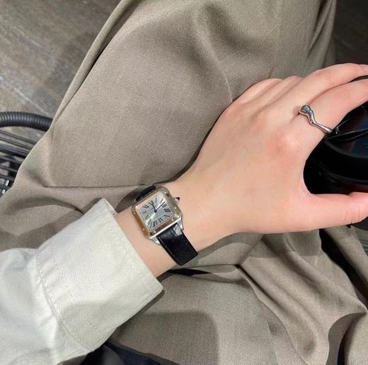 卡地亚 山度士系列 石英机芯 30米防水 女表 瑞表 38*27.5mm 鳄鱼皮表带（SP） 商品图5