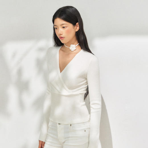 Ariseism 美式复古设计感白色长袖毛衣女秋季新款修身上衣 商品图1