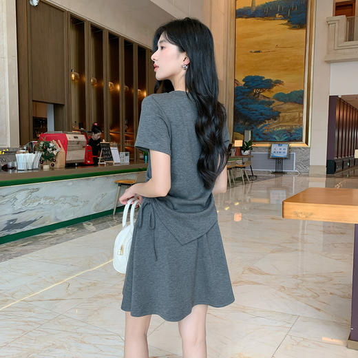 奢姿大码女装2025夏季减龄抽绳设计圆领两件套胖妹妹半松紧套装9952953530 商品图3