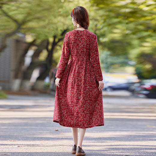 【预售3天】长袖碎花连衣裙秋季2025新款女装气质遮肚子减龄棉麻复古裙子 商品图1
