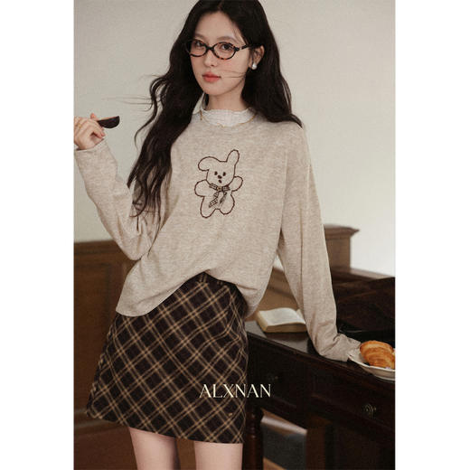 鹿向南「温柔小熊梦」杏色圆领长袖T恤早秋新款百搭宽松上衣女装 商品图1