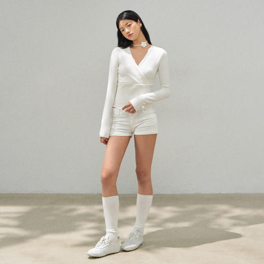 Ariseism 美式复古设计感白色长袖毛衣女秋季新款修身上衣 商品图3