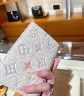 驴家 M25917米白 七夕限定幻彩全皮护照夹护照套（LZ*MM）