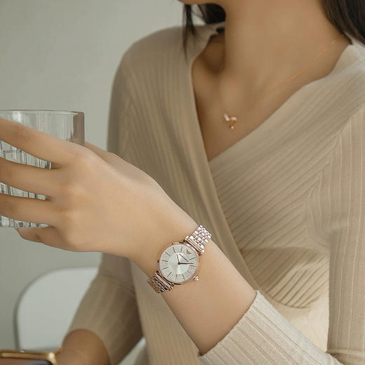 ¥1480🇺🇸阿玛尼AR11446，满天星女款手表，耀眼水钻环绕，为这款手表增添了璀璨的典雅华贵的气质。整个人都光芒四射，2024年春季周雨彤同款 商品图4