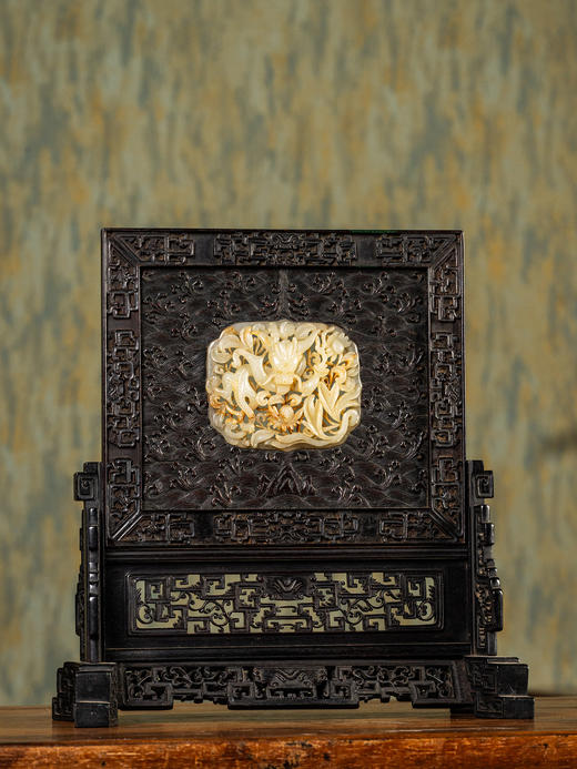 清中期	紫檀满工嵌玉透雕龙纹插屏 商品图0