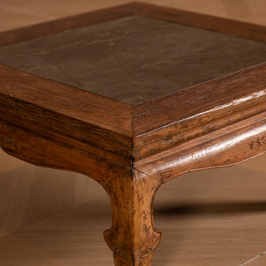 清早期	黄花梨镶绿石束腰三弯腿炕桌 商品图4