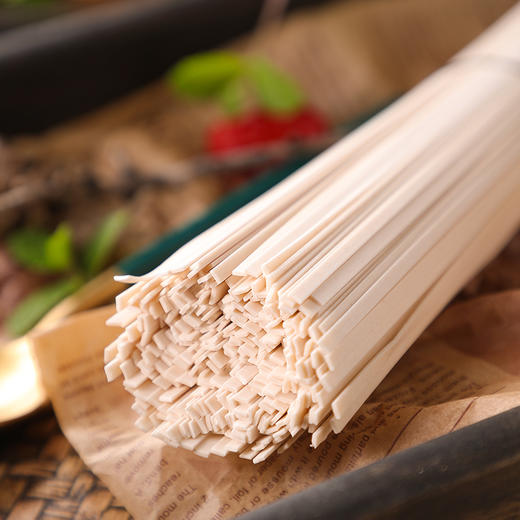 【中欧班列精选】俄罗斯进口面粉 国内制作全麦俄雪兔俄麦原味细挂面/刀削面/南瓜面320g/500g/袋 商品图6