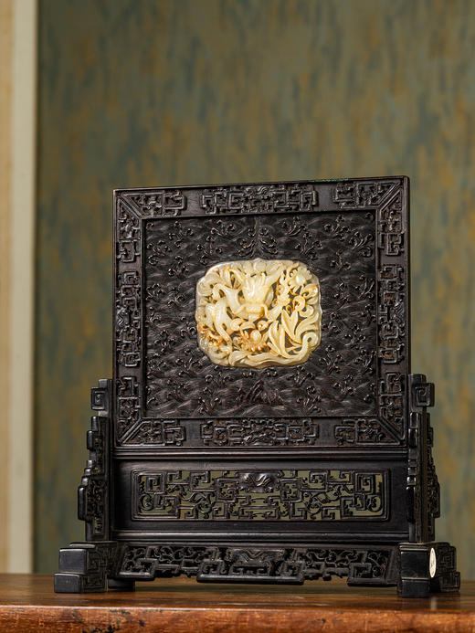 清中期	紫檀满工嵌玉透雕龙纹插屏 商品图1