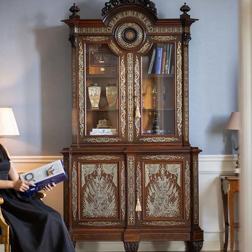 独角鹿西洋古董法国出品卷叶纹及胜利旗帜主题布勒镶嵌装饰南锡世博会奖牌实木玻璃展示柜 商品图1